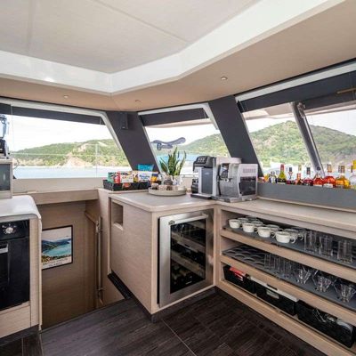 Lyra Yacht 12