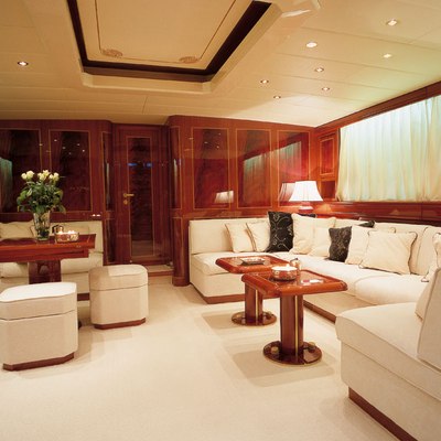 EL VIP ONE Yacht 7