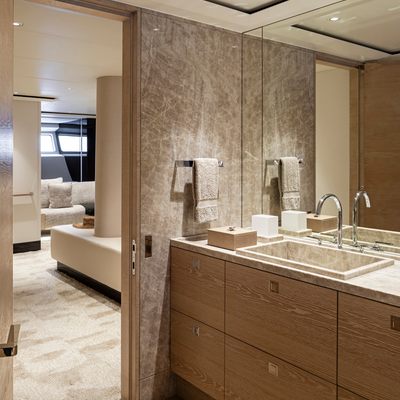 Twizzle Yacht 15