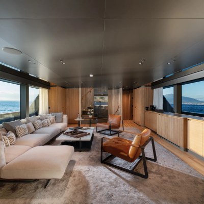 Invictus Yacht 12