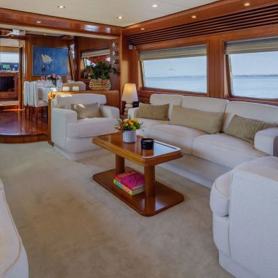 Salty Yacht 12