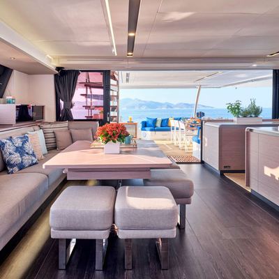 Aphaea Yacht 12