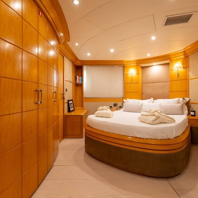 Lady B Yacht 13