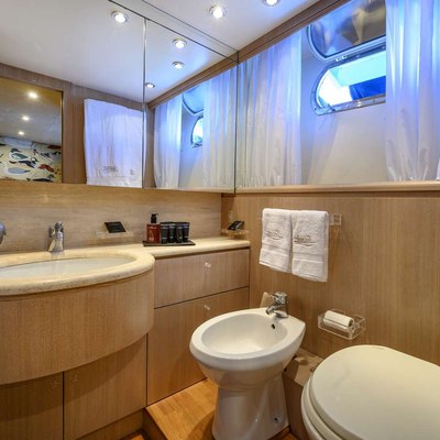 Sandi IV Yacht 15