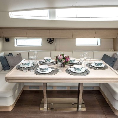 Life Time Yacht 12