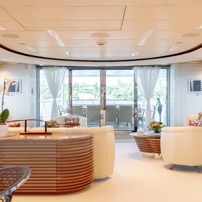 Serenity Yacht 15