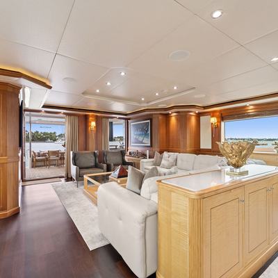 Invictus Yacht 13