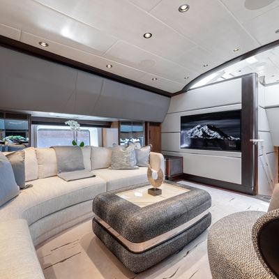 Dakota Yacht 11
