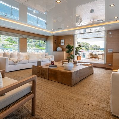 Zia Yacht 13