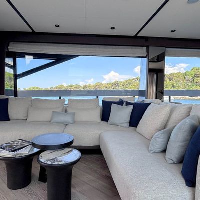 Yamas Yacht 12