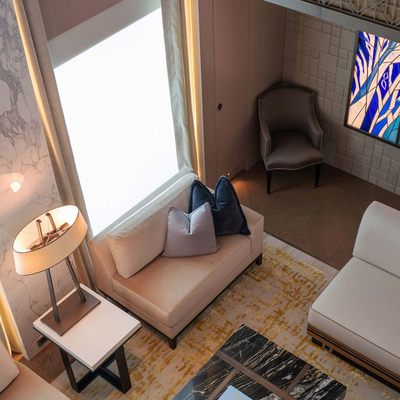 Renaissance Yacht 13