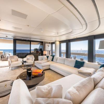 Uilia Yacht 13