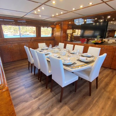 Infinity Yacht 14