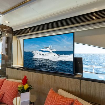 Satisfaction Yacht 12