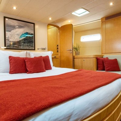 Lady 8 Yacht 13