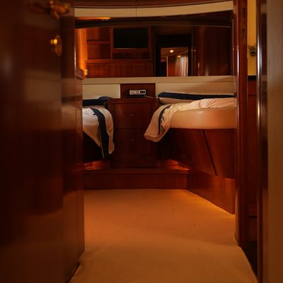 Tamurel Yacht 12