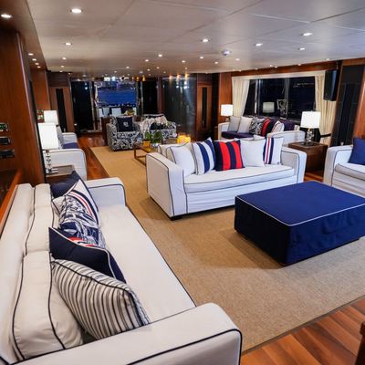 Lucien Yacht 12