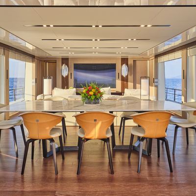 Four Joys Yacht 13