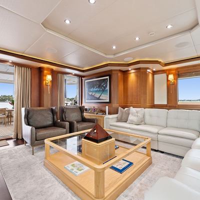 Invictus Yacht 12