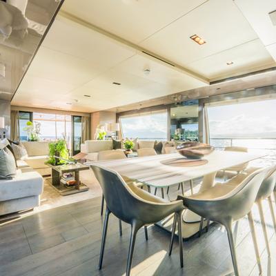 The Palm Yacht 13