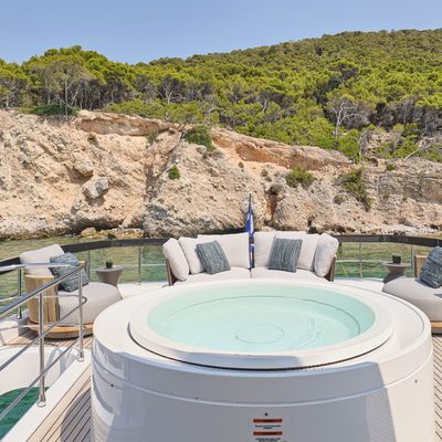 Aladdin Sane Yacht 11