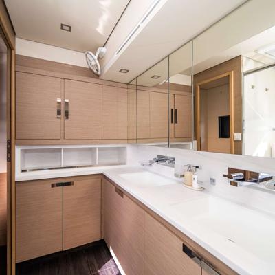 Liquid Sky Yacht 15