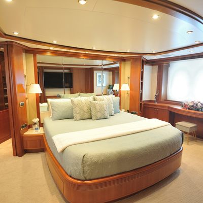 Capella Yacht 13