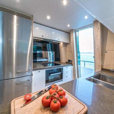 Larimar II Yacht 15