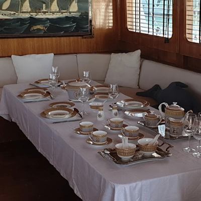 Hercule Poirot Yacht 12