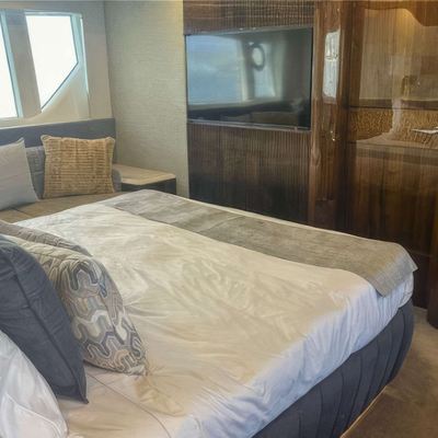 Razzle Dazzle Yacht 15