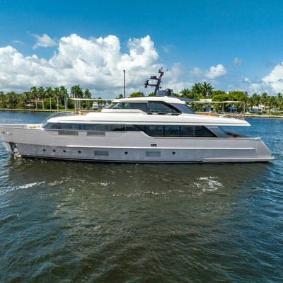 Adios Yacht 13