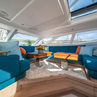 Karibu Yacht 12