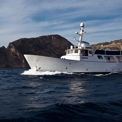 SPOOM Yacht Charter Price - Gideon Shipyards Luxury Yacht Charter