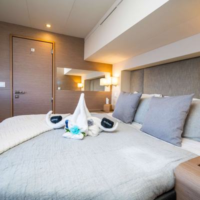 Liquid Sky Yacht 14