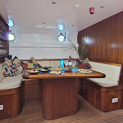 Truelove Yacht 9
