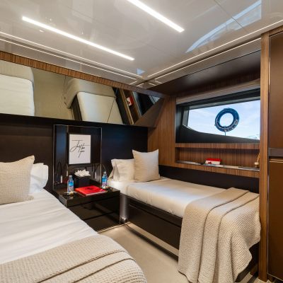 HP6 Yacht 15
