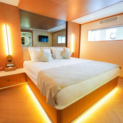 King of The Sea Yacht 14