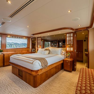 Serengeti Yacht 18