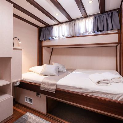 Nautilus Yacht 13