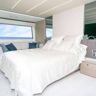 Milamo Yacht 12