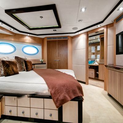 Five Yacht 15
