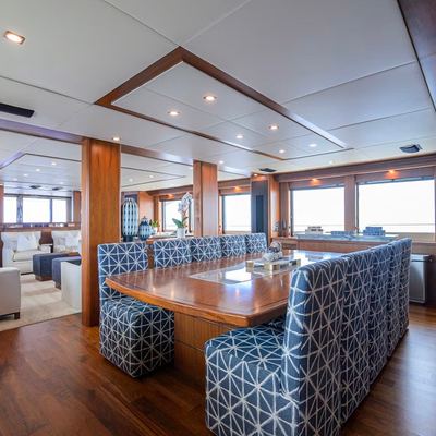 Natural 9 Yacht 12