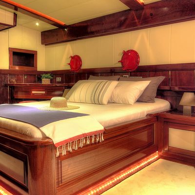 Nautilus Yacht 14