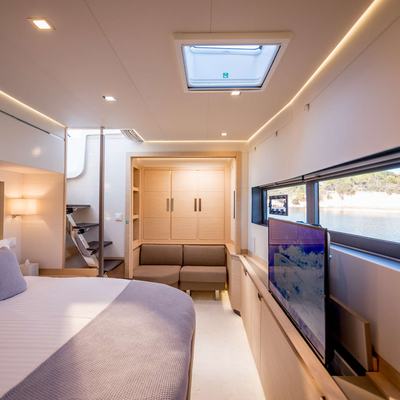 D2 Yacht 13