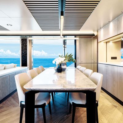 Aura Yacht 13