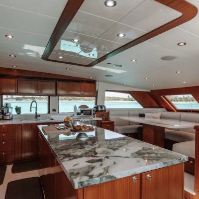 Beachfront Yacht 12