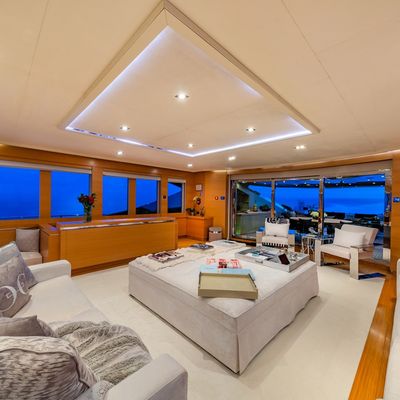 DB9 Yacht 11