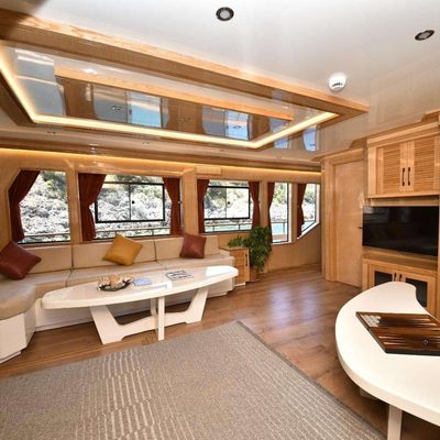 Compass Yacht 12