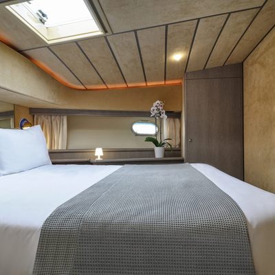 Miren Yacht 12