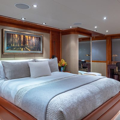 Hospitality Yacht 9